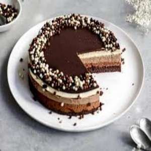 BAVARIAN CREAM CAKE